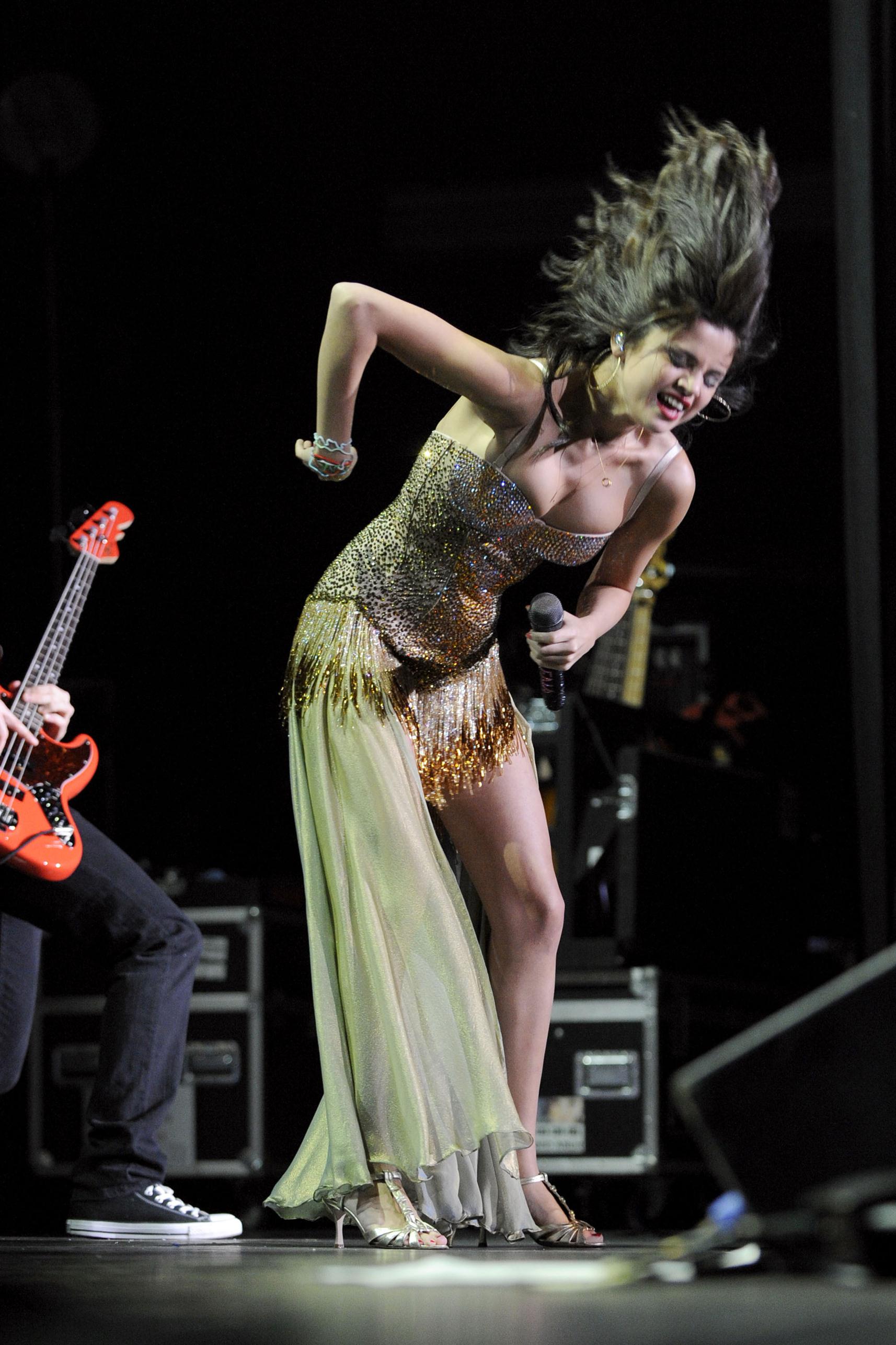 Selena Gomez performs live at the Molson Canadian Amphitheatre | Picture 64565